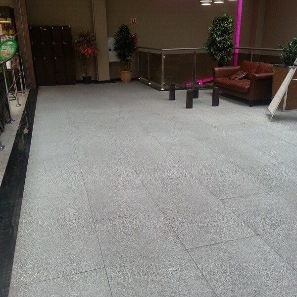 Granit G603 Crystal Grey Stopnica Płomieniowana 130x33 gr. 3cm