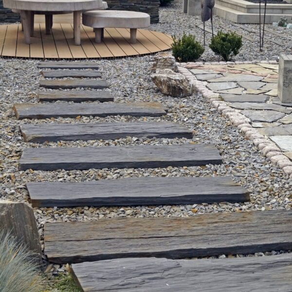 Kamienne stopnie bazaltowe