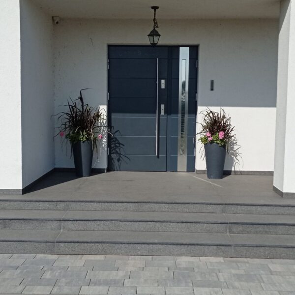 Płyty Kamienne Granit Rajasthan Black Płomieniowane+Szczotkowane 150x70x2.5cm