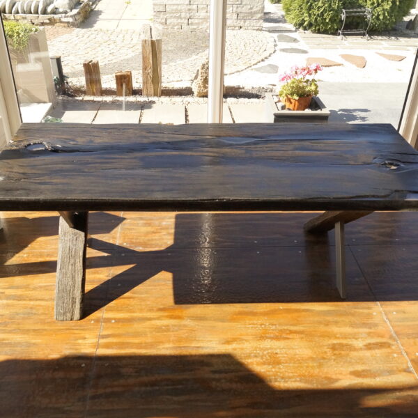 Ława z czarnego dębu na stalowych nogach