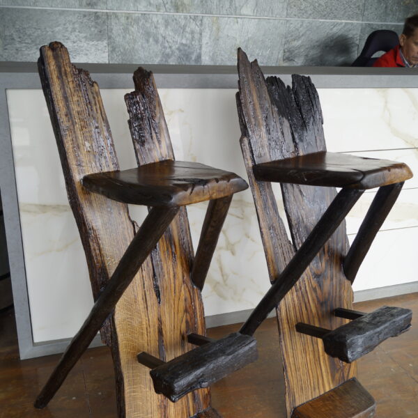 Hoker z litego czarnego Dębu Chrobak DESIGN