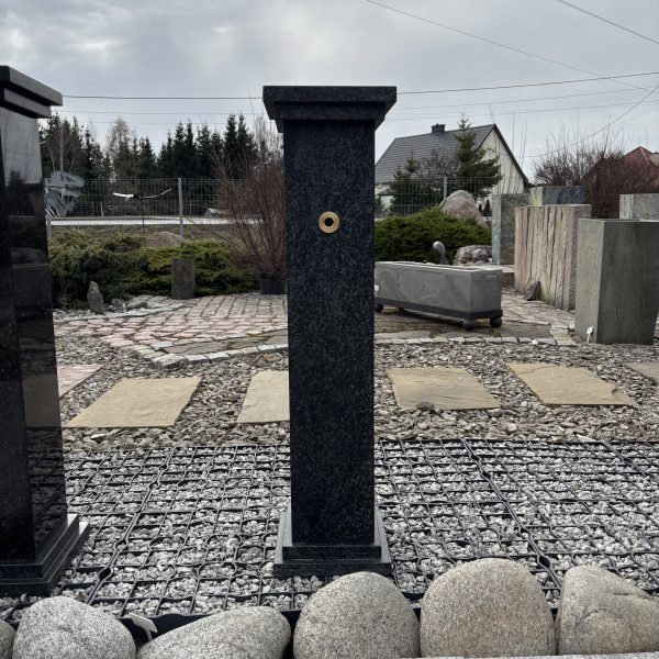 Punkt Czerpalny z Czarnego Granitu